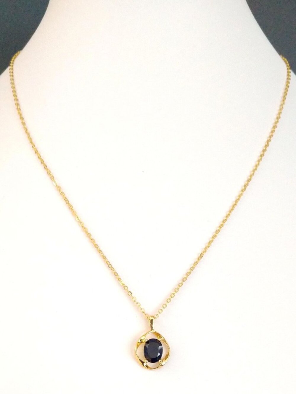 Simulated Sapphire pendant necklace 14K gold